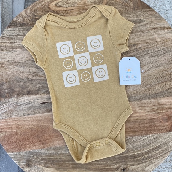 Little Co. Checkered Smiles Short and Bodysuit Set - Picture 2 of 8